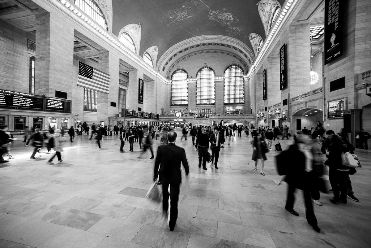 The Man with a plastic bag Grand Central station New York Sebastien Desnoulez tirage Fine Art Une image pour rever