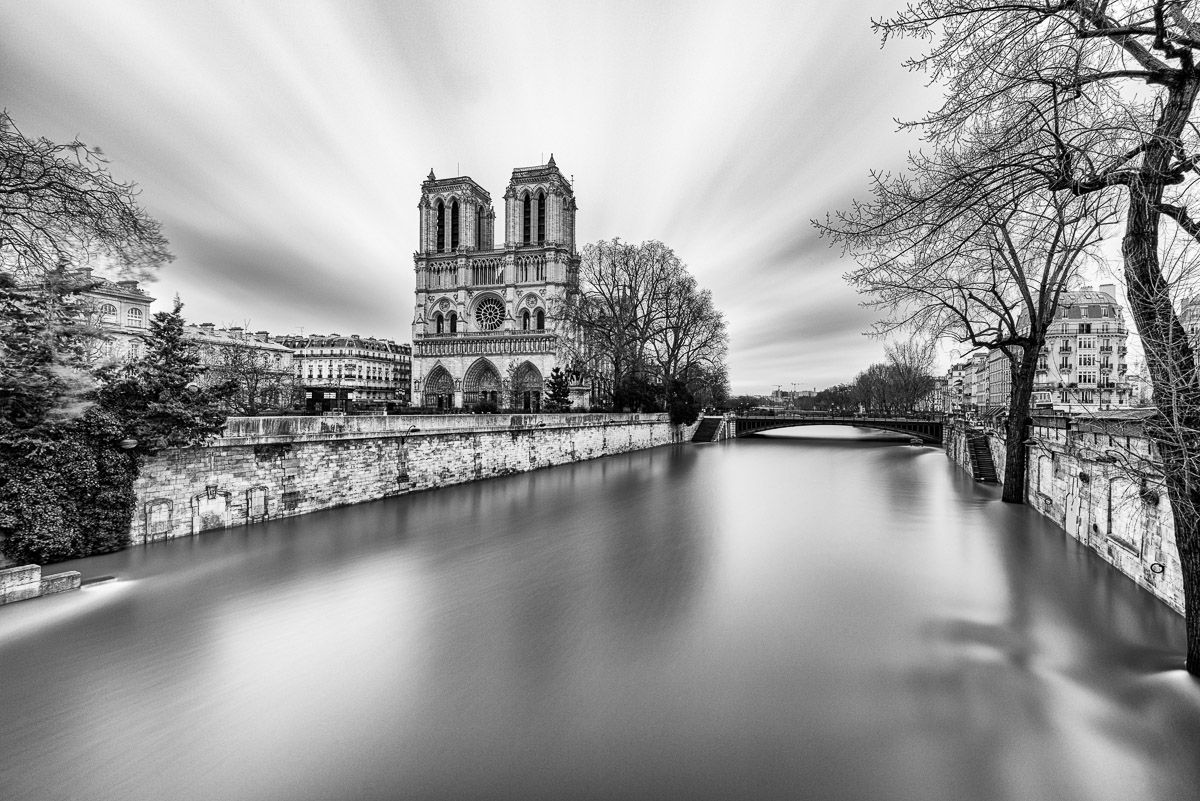 Notre Dame de Paris et la Seine en crue Sebastien Desnoulez tirage Fine Art Une image pour rever