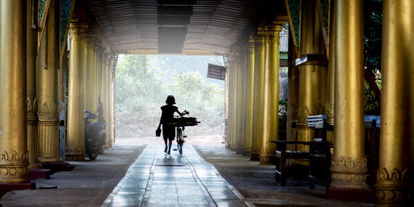 L inconnue a bicyclette Pierre Chancy tirage Fine Art Une image pour rever