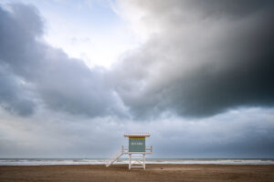 Storm on Deauville beach Sebastien Desnoulez tirage Fine Art Une image pour rever