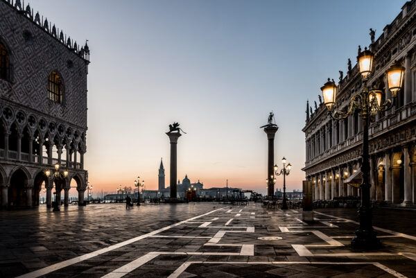 Venise s'eveille 1 Pierre Chancy Fine Art print Une image pour rever